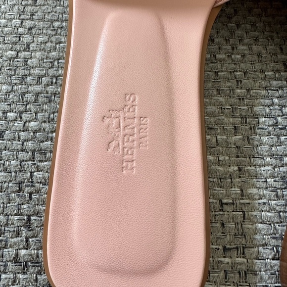 NEW Hermes Rose Pale Epsom Calfskin Oran SandalS - Picture 13 of 13